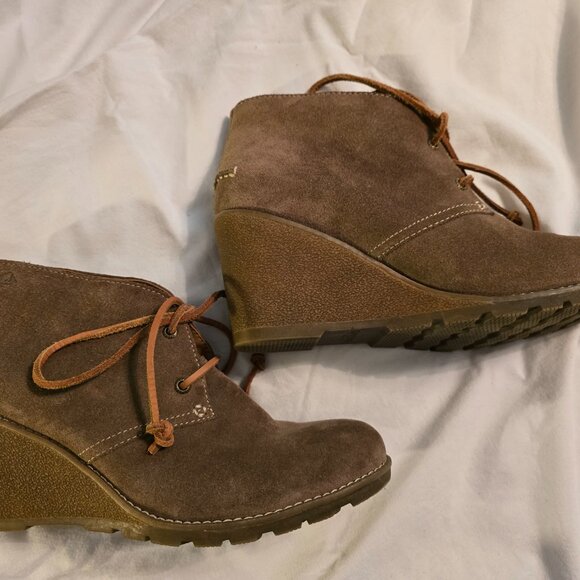 Sperry Shoes - Sperry Top Sider Women's Celeste Prow Suede Bootie Taupe Tan Leather 8.5M.